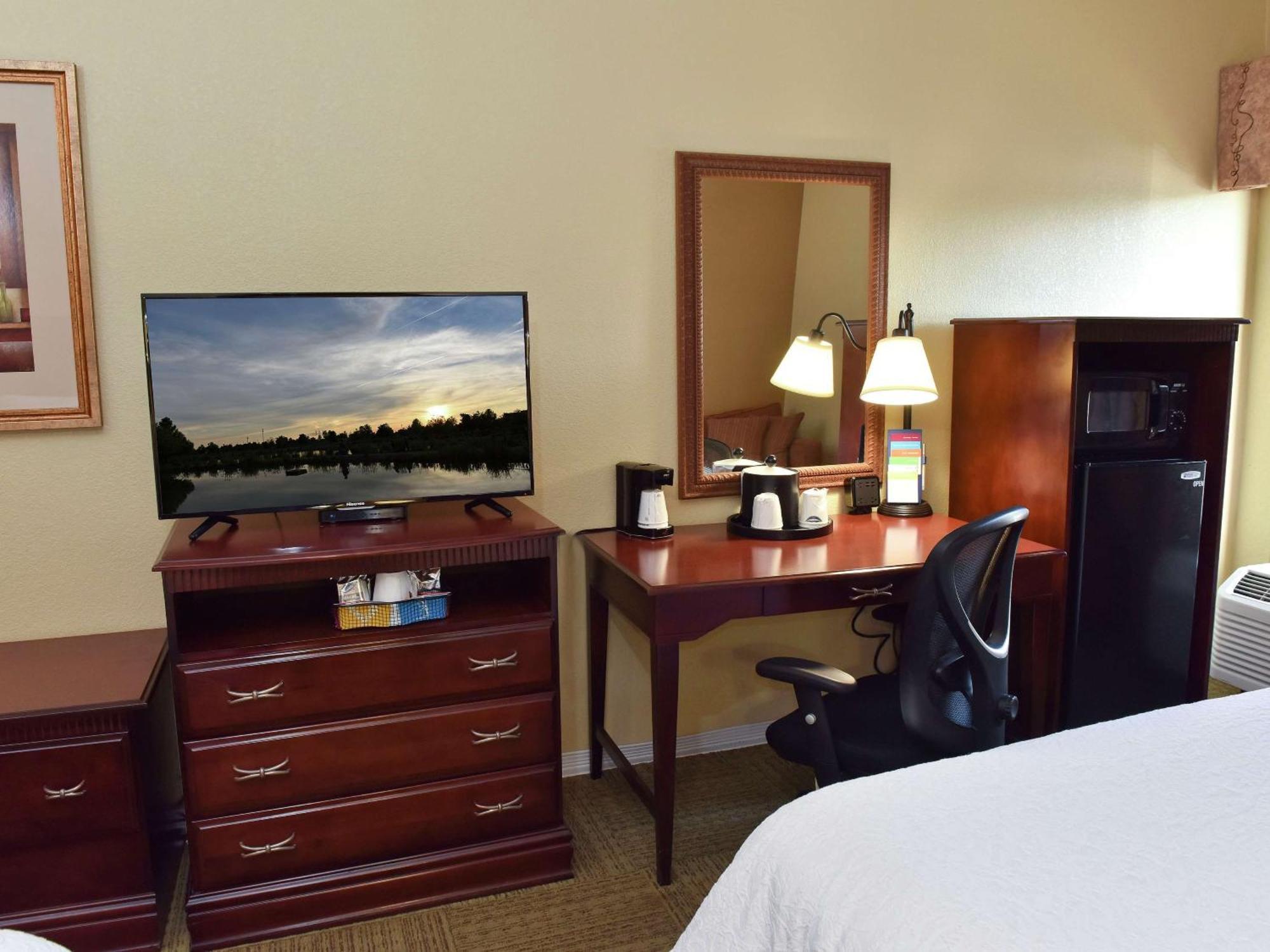 Hampton Inn Растон Экстерьер фото