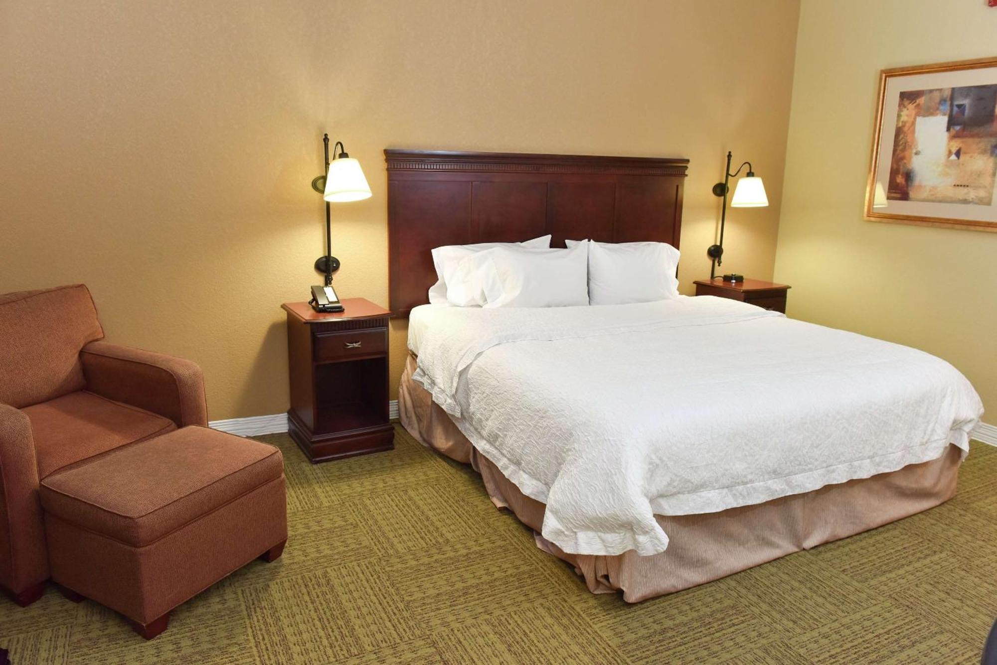 Hampton Inn Растон Экстерьер фото