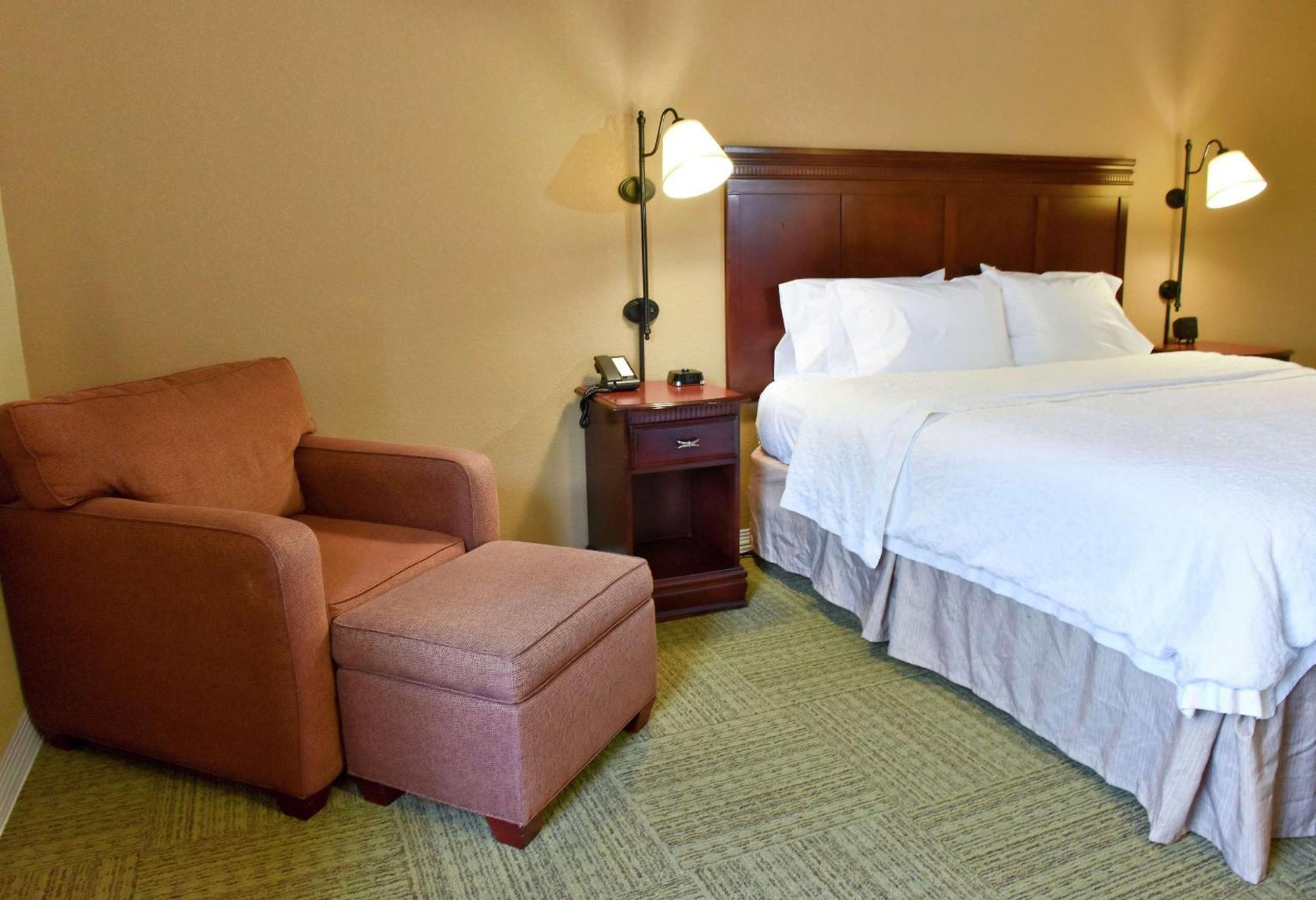 Hampton Inn Растон Экстерьер фото
