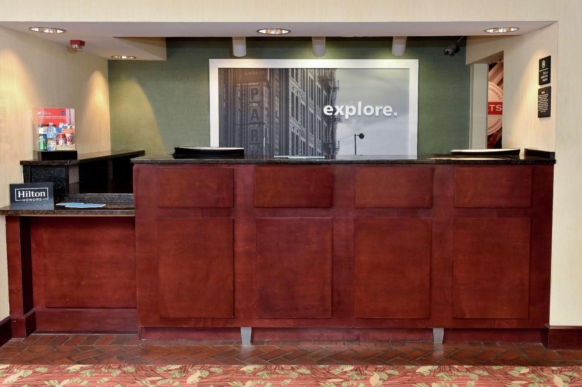 Hampton Inn Растон Экстерьер фото