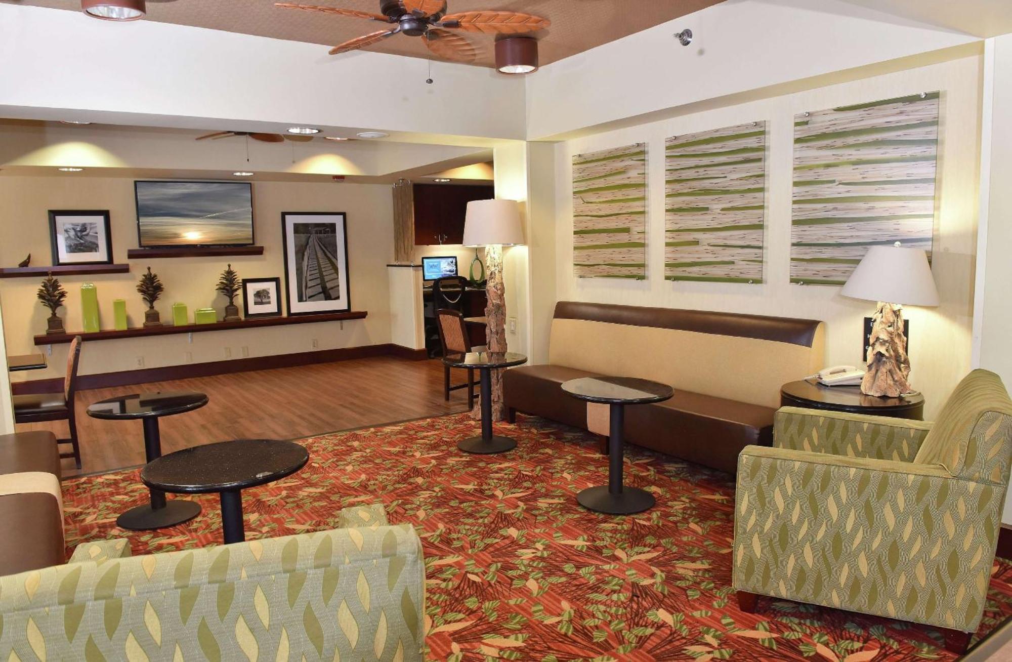 Hampton Inn Растон Экстерьер фото