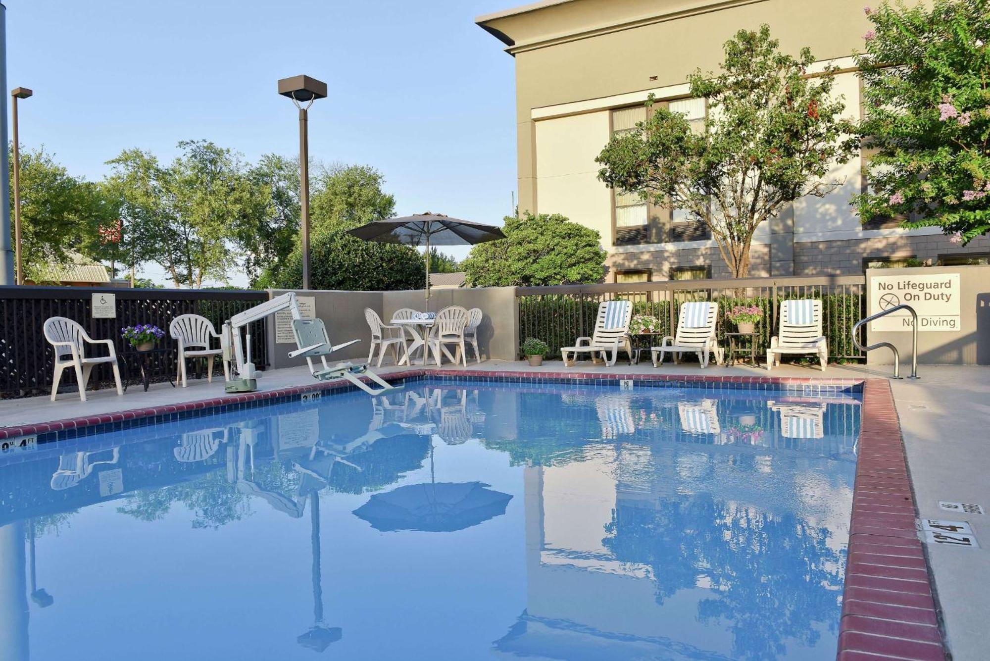 Hampton Inn Растон Экстерьер фото