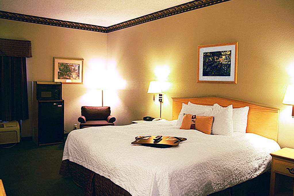 Hampton Inn Растон Номер фото