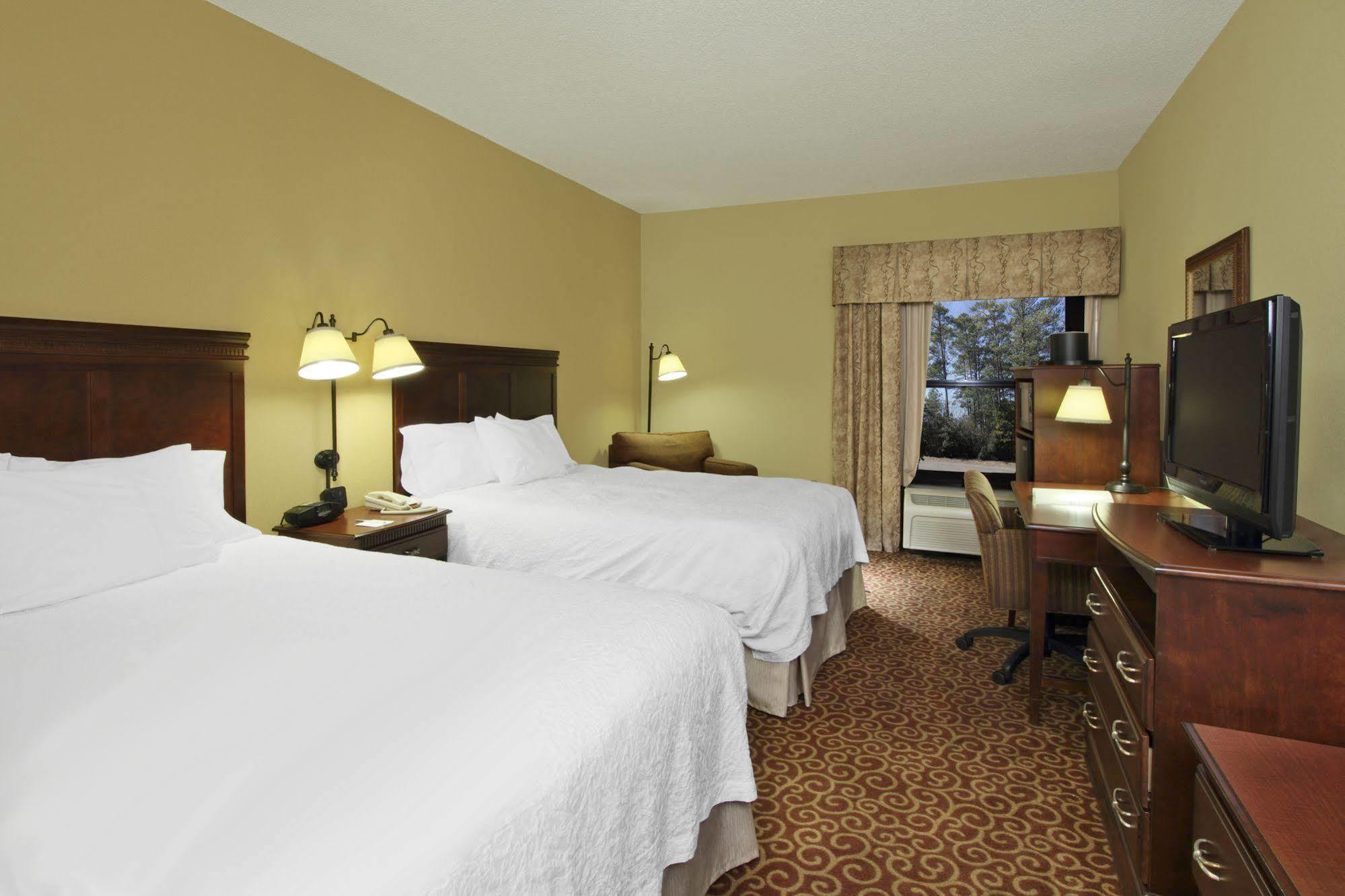 Hampton Inn Растон Экстерьер фото